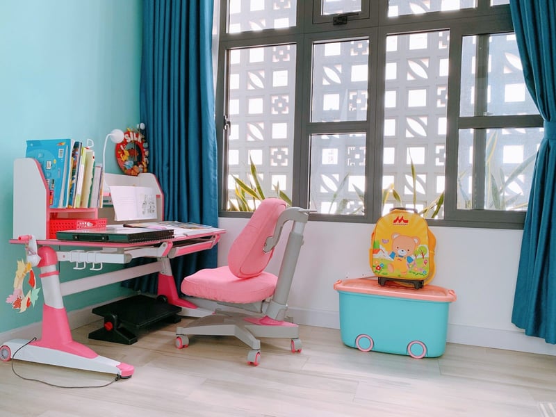 Đánh giá bộ bàn ghế học thông minh cho bé của JoyKids.vn