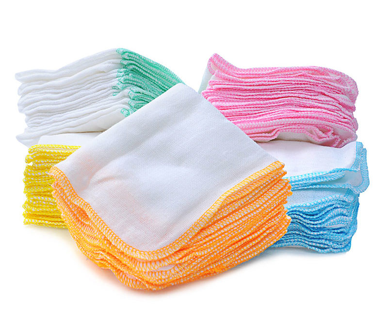 Khăn sữa là vật dụng không thể thiếu với cả mẹ và bé