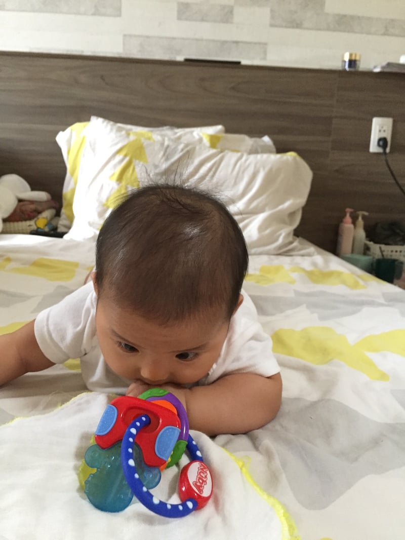 Cục gặm siu yêu thích của bé Silk :))