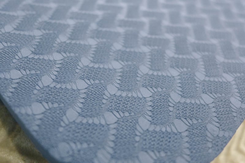 Hai mặt có hoa văn khác nhau để đổi mới