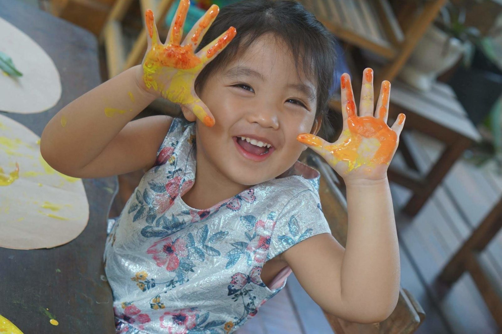 Gợi ý 10 trò chơi trong nhà lành mạnh giúp bé nói không với đồ công nghệ