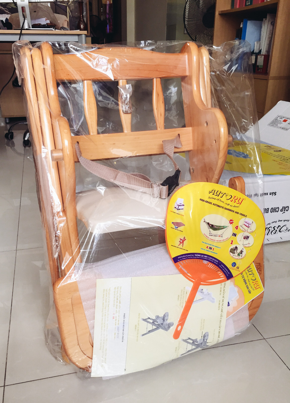 Lấy ghế ra khỏi hộp